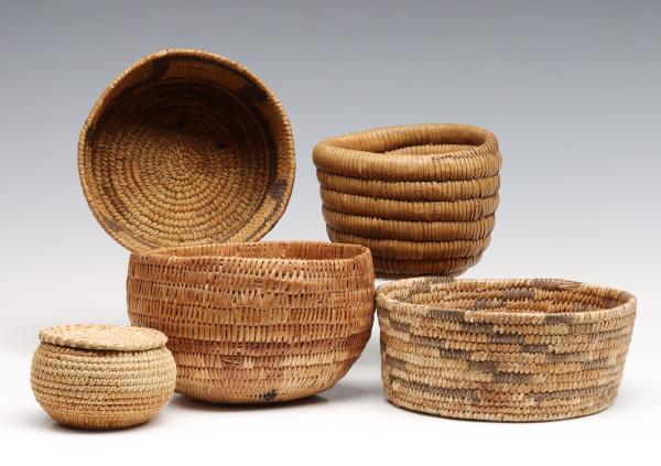 Appraisal: FIVE EXAMPLES OF HOPI AND PAPAGO BASKETRYThe collection of smaller