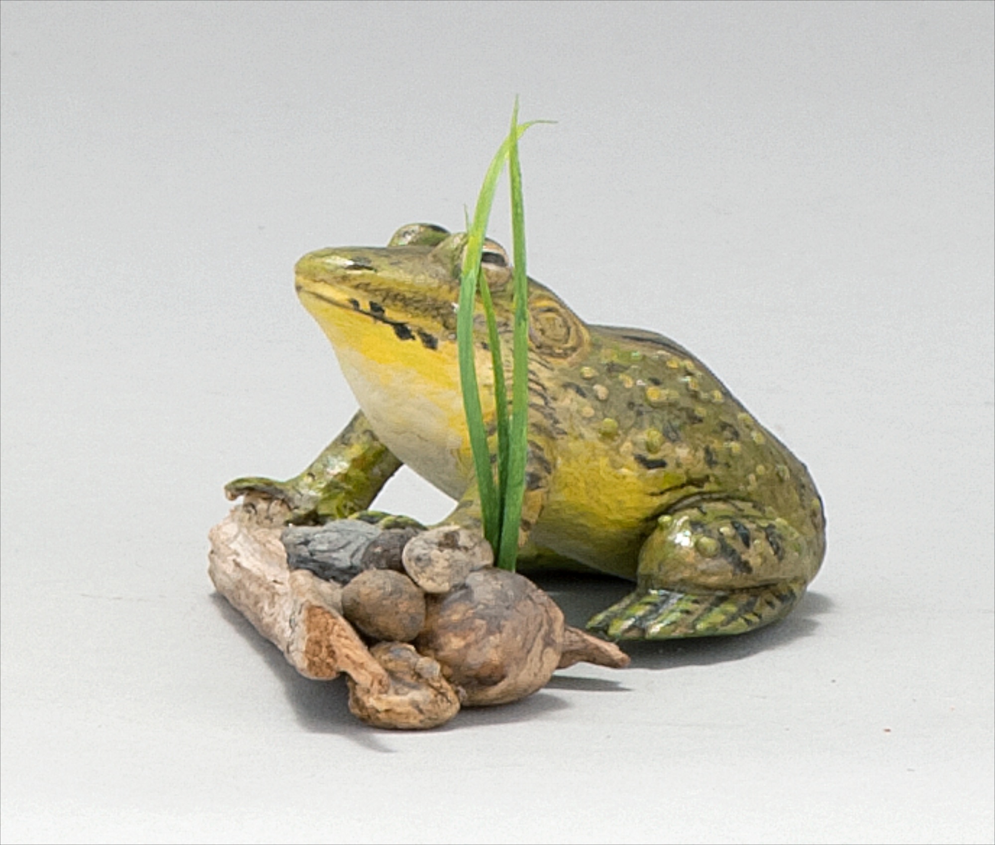 Appraisal: CONTEMPORARY LIFE-SIZE CARVING OF A BULLFROG Partially standing on a