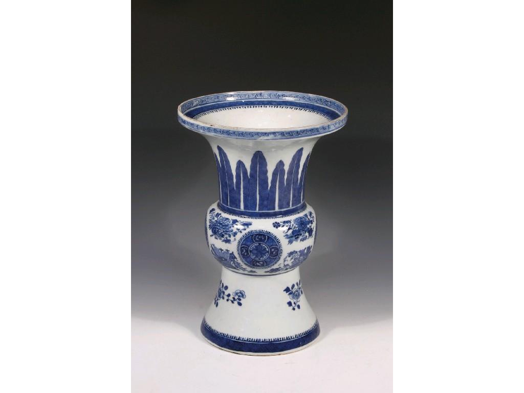 Appraisal: A CHINESE EXPORT BLUE AND WHITE VASE decorated with sprays