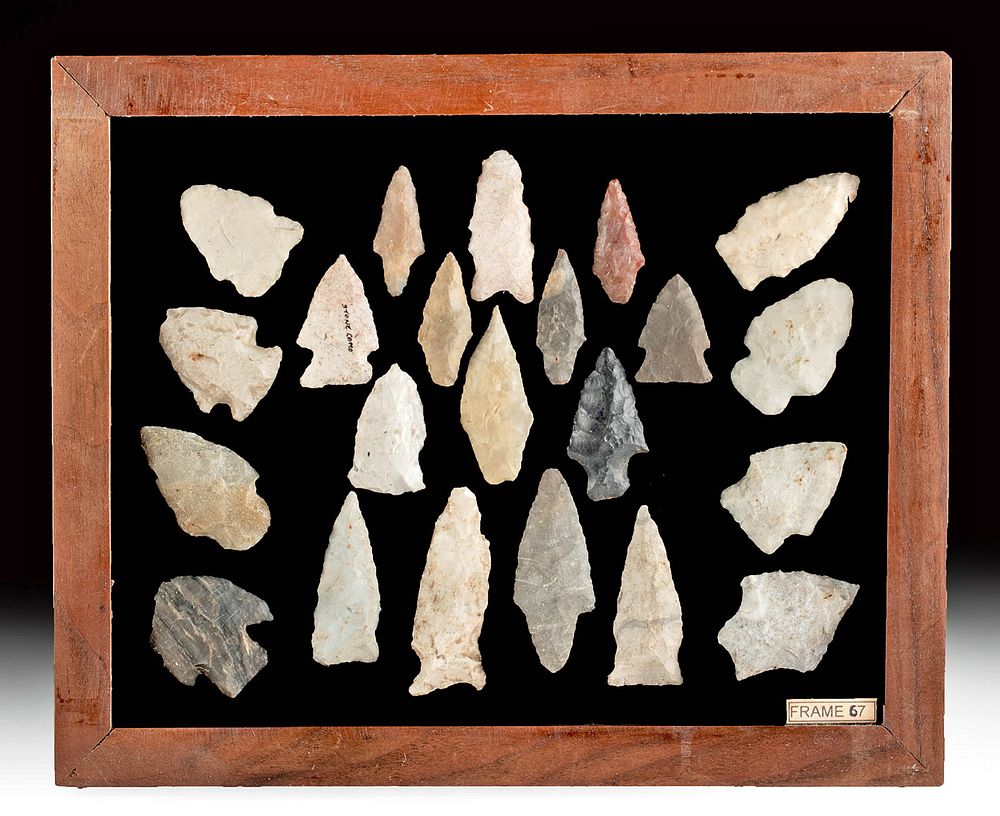 Appraisal: Lot of Native American Missourian Stone Arrowheads Native American United