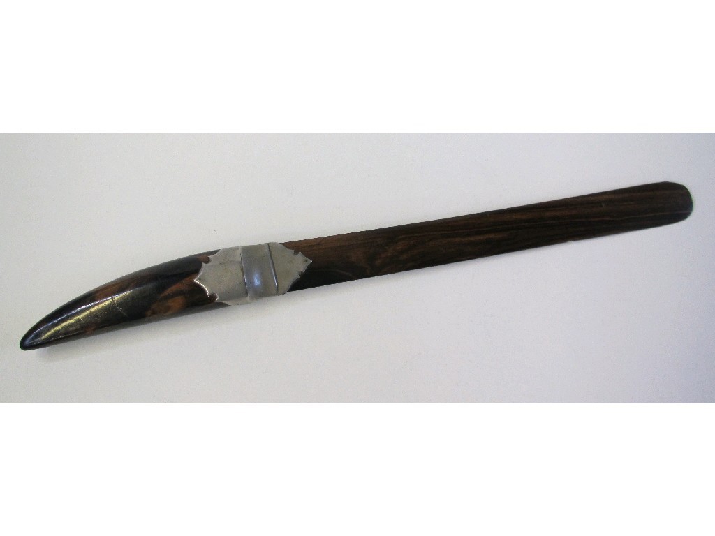 Appraisal: Horn handled leaf turner