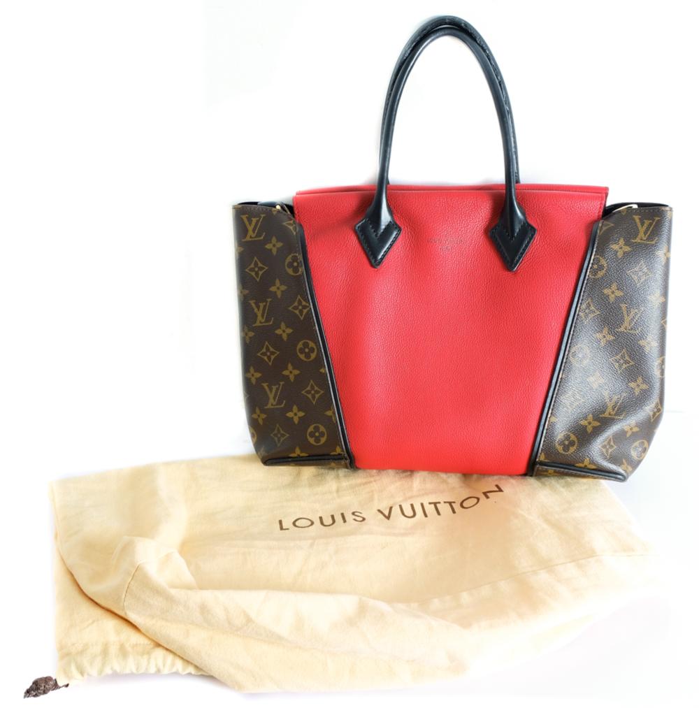 Appraisal: LOUIS VUITTON V TOTE MONOGRAM CANVAS AND LEATHERLike new Louis