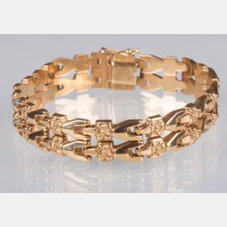 Appraisal: A kt Yellow Gold Bracelet A kt Yellow Gold Bracelet