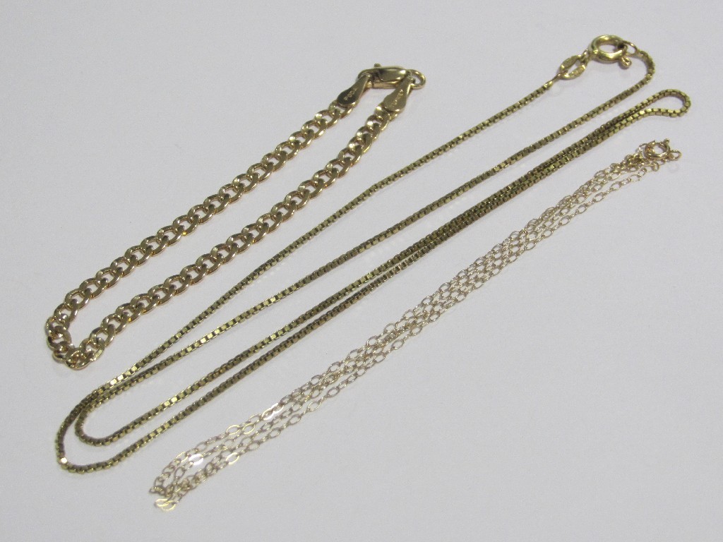 Appraisal: Three ct gold neckchains Approximately gms