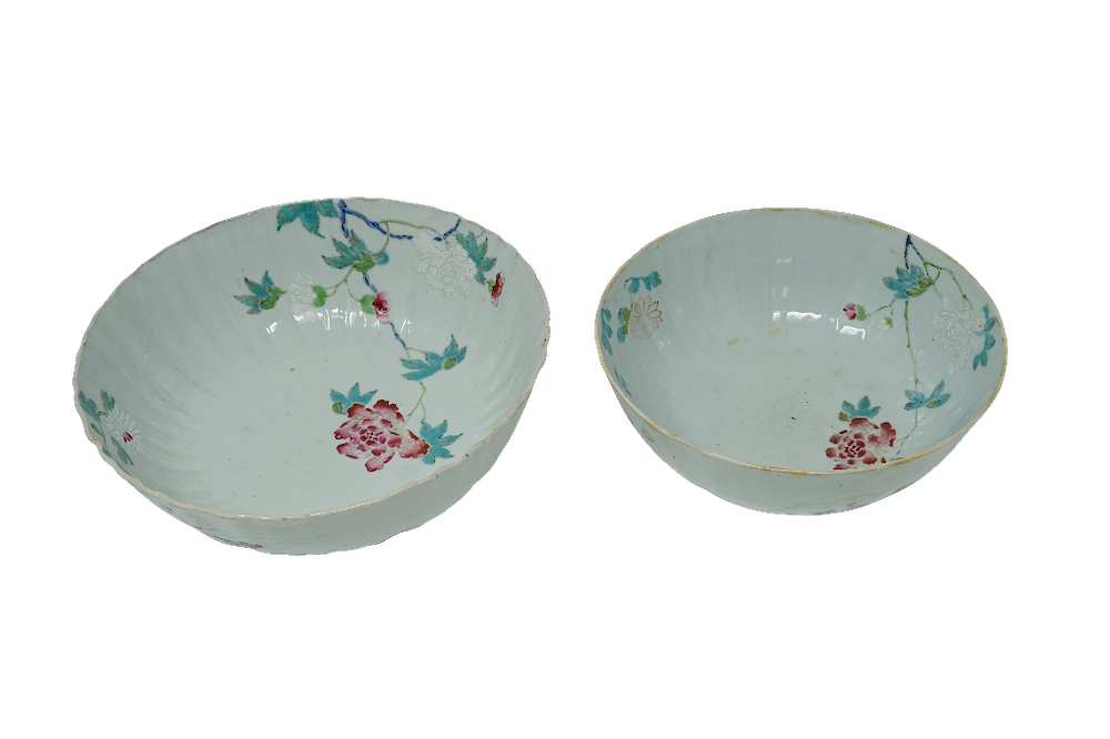 Appraisal: Chinese Export Famille Bowls Pair of Chinese Export Famille Rose