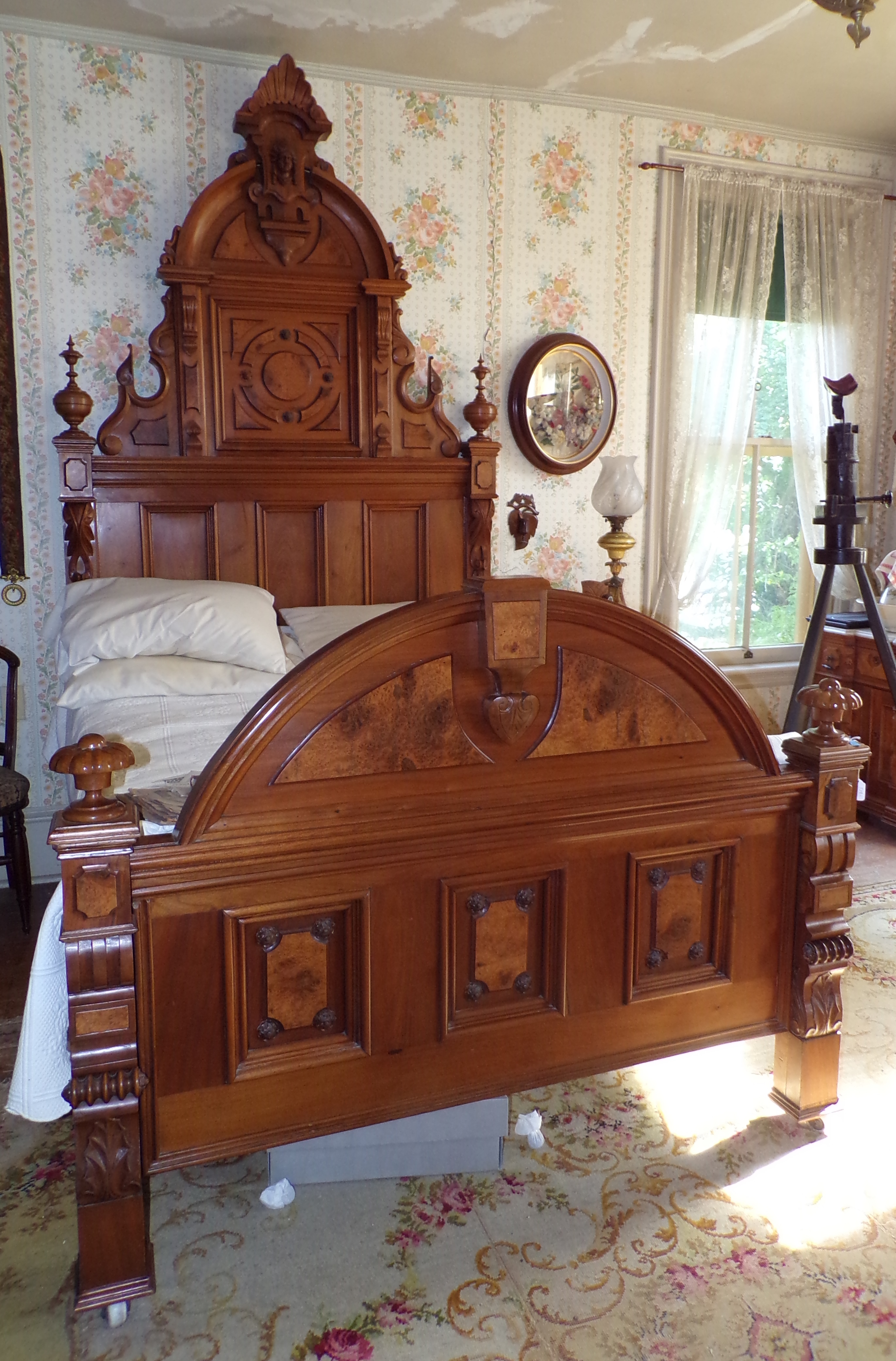 Appraisal: Victorian pc Jelliff style walnut bedroom set- Bed night stand