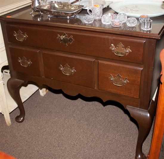 Appraisal: Queen Anne's style mahogany lowboy Estimate - No condition report