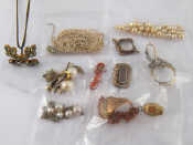 Appraisal: A mixed lot including a pair of lady's coral cufflinks