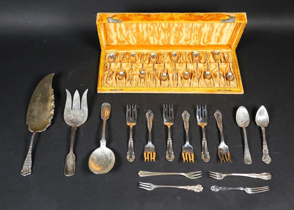 Appraisal: pieces mixed American sterling silver flatware Set of Whiting sterling