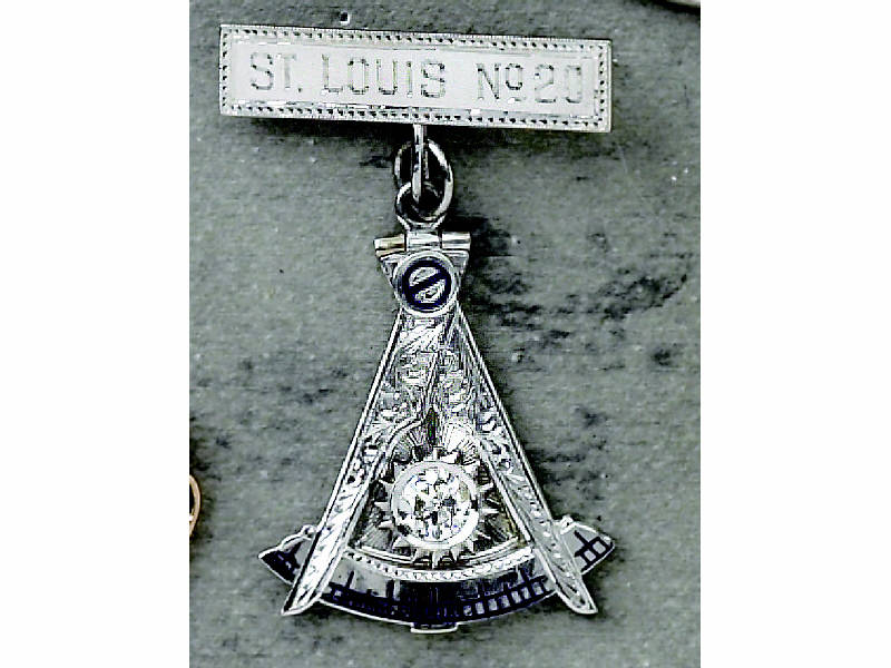 Appraisal: DIAMOND MASONIC PIN k White gold Masonic pin set with