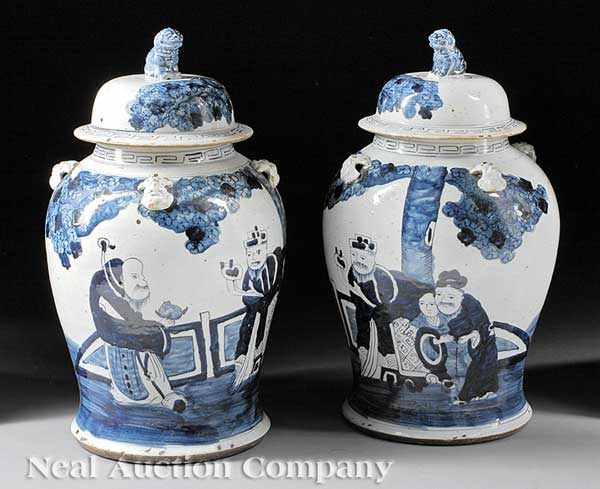 Appraisal: A Pair of Chinese Blue and White Porcelain Baluster Jars