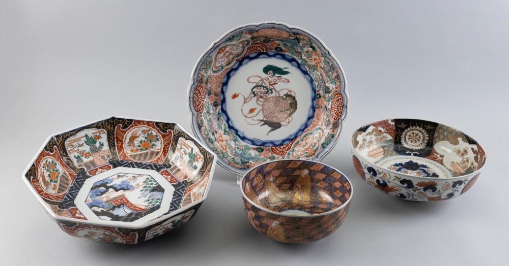 Appraisal: FOUR JAPANESE IMARI PORCELAIN BOWLS TH CENTURY DIAMETERS FROM TO