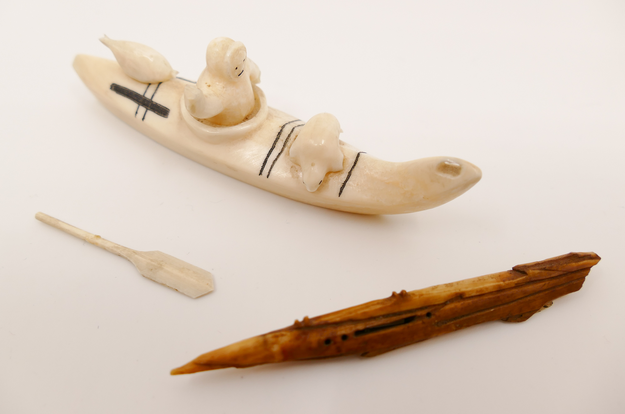 Appraisal: Alaska Scrimshaw Kyak Model Spear Tip