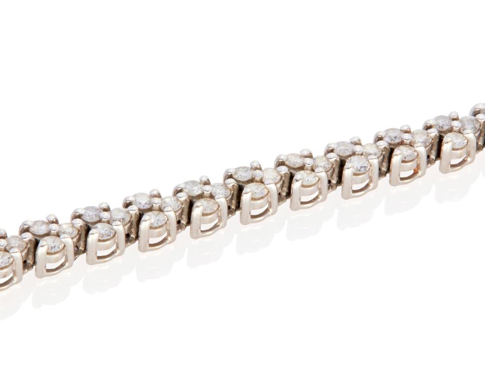 Appraisal: A DIAMOND BRACELETA diamond bracelet k white gold Stamped k