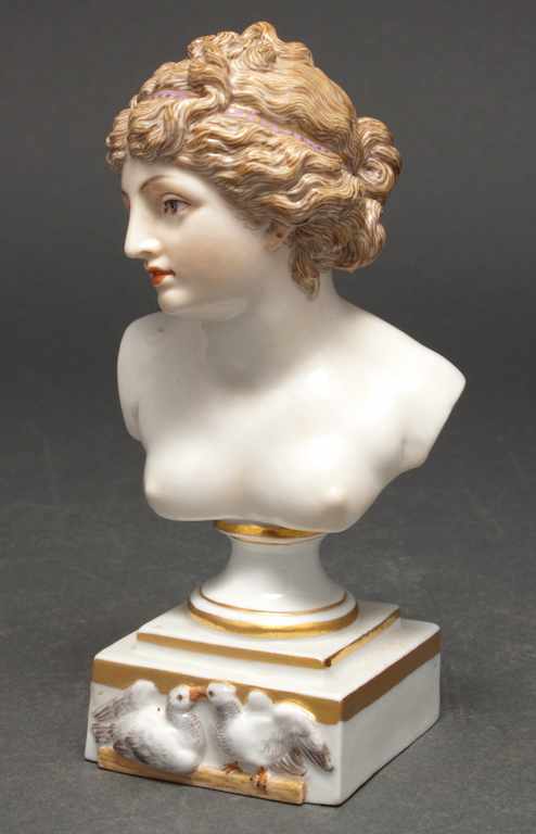 Appraisal: Meissen porcelain bust of Venus th century bust modeled on