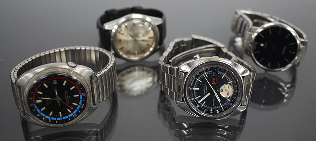 Appraisal: A SEIKO SPORTMATIC SEA HORSE WRIST WATCH together with a