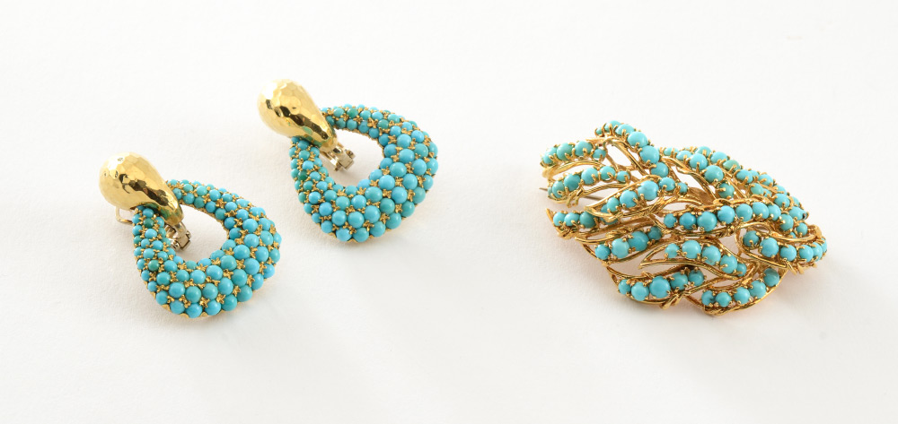 Appraisal: STUNNING K TURQUOISE BROOCH AND EARRINGS K yellow gold brooch