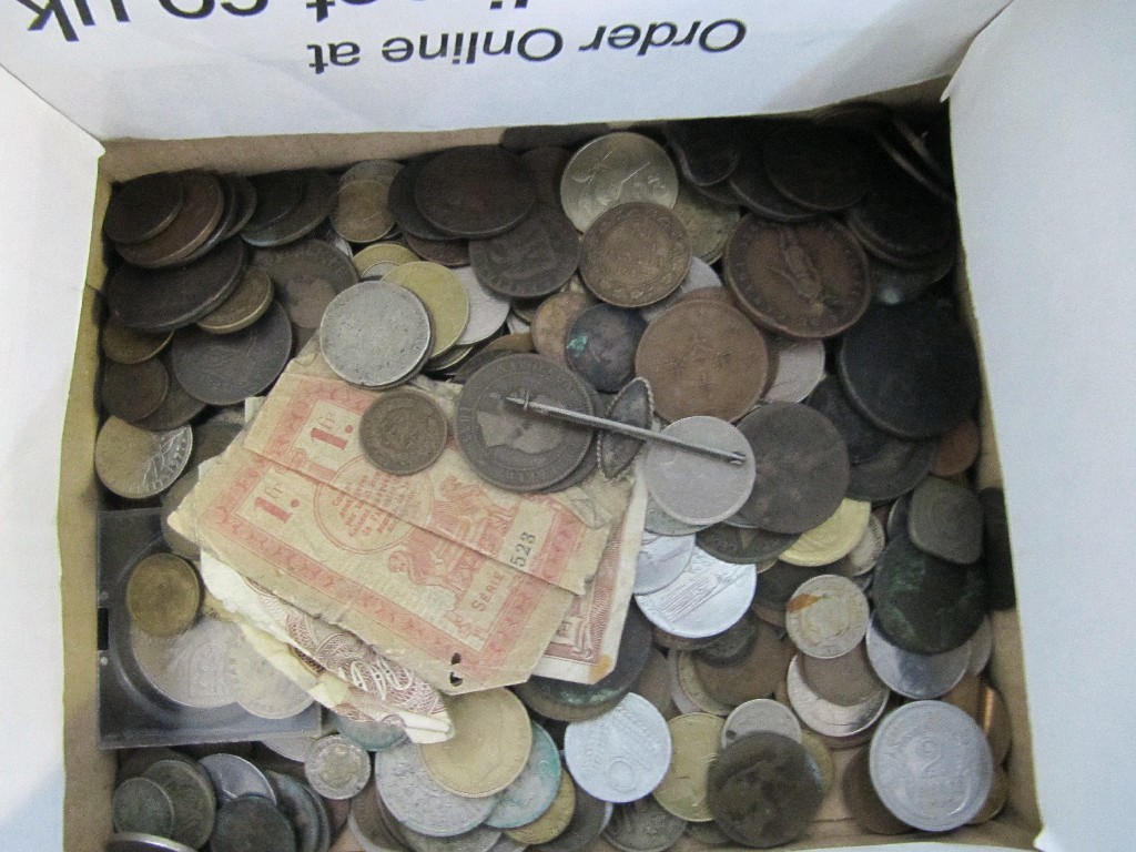 Appraisal: Box of assorted coins and banknotes