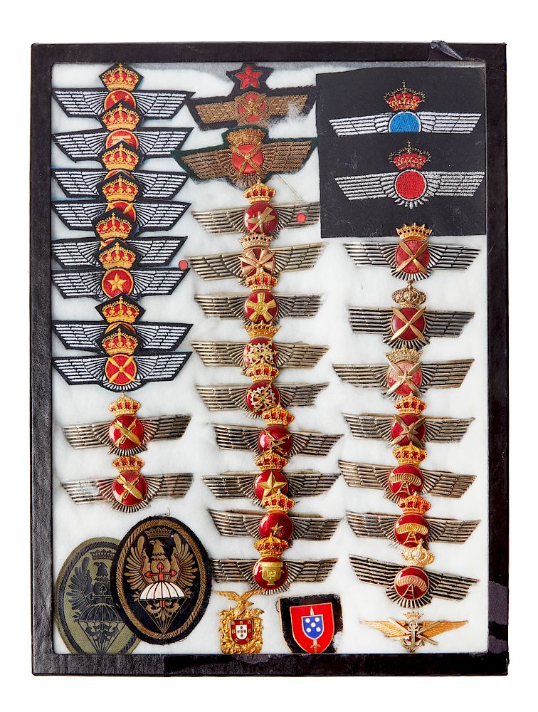 Appraisal: Spanish Wings and Aviation Badges Spanish Air Force wings in