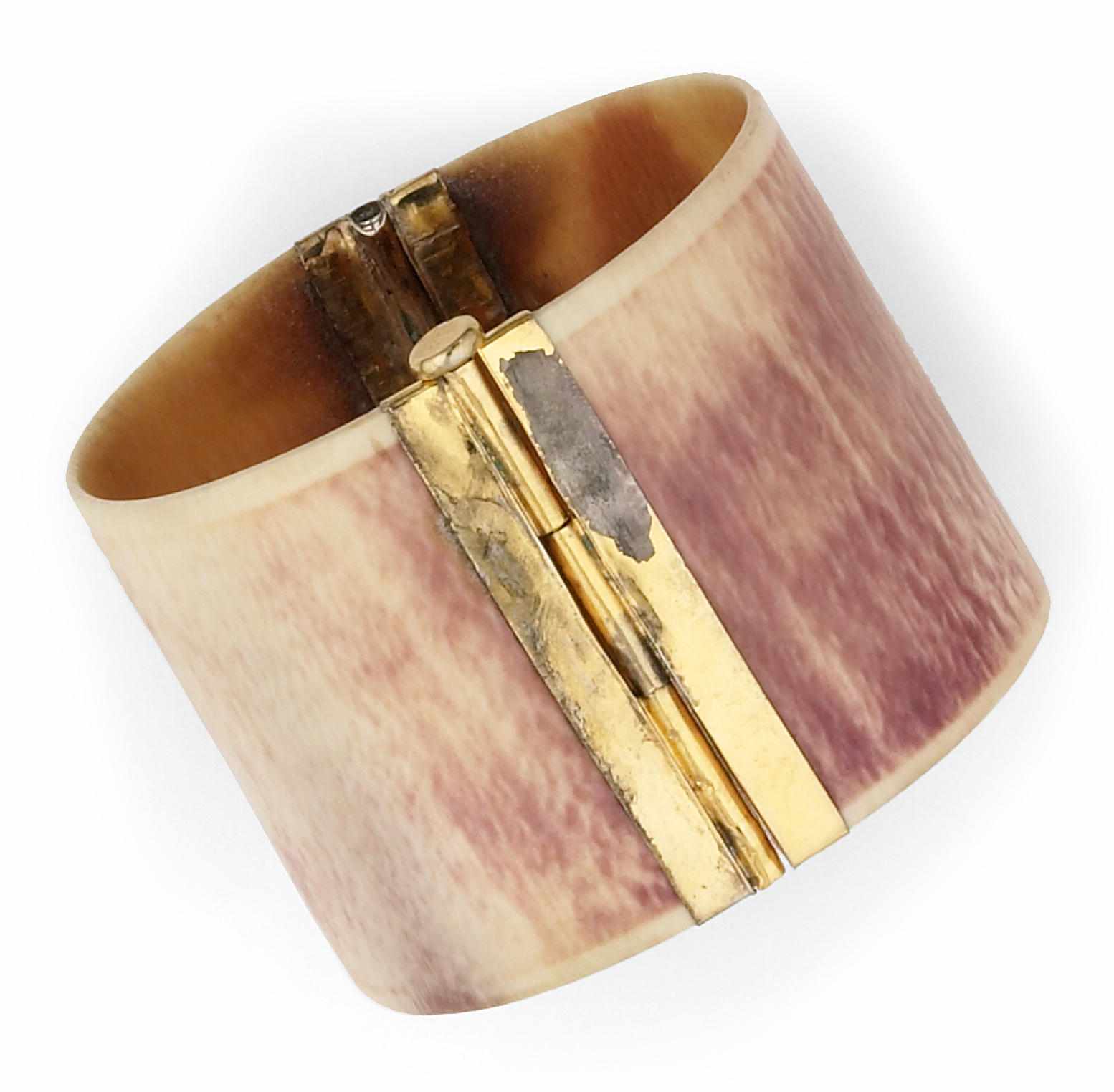 Appraisal: A bone cuff