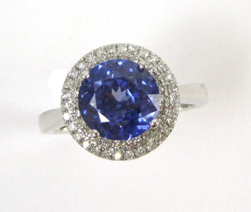 Appraisal: TANZANITE DIAMOND AND FOURTEEN KARAT GOLD RING The white gold