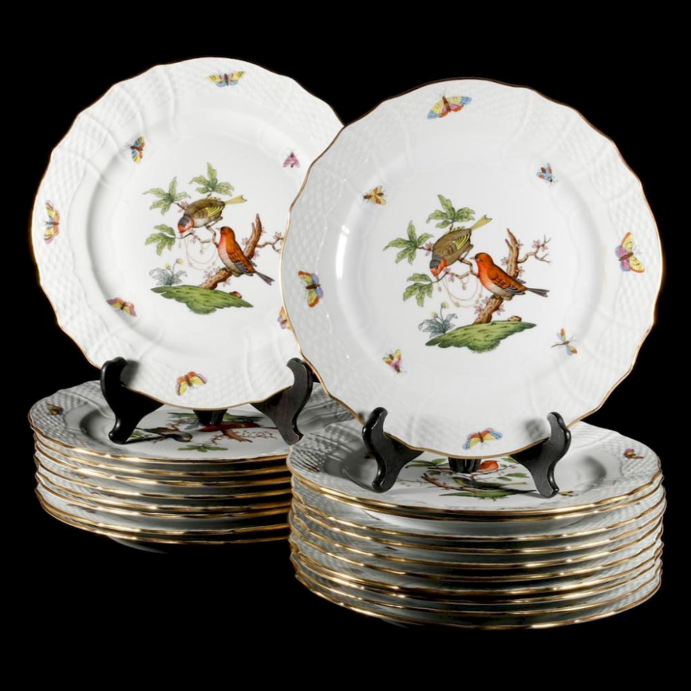 Appraisal: A set of twenty Herend dinner plates A set of