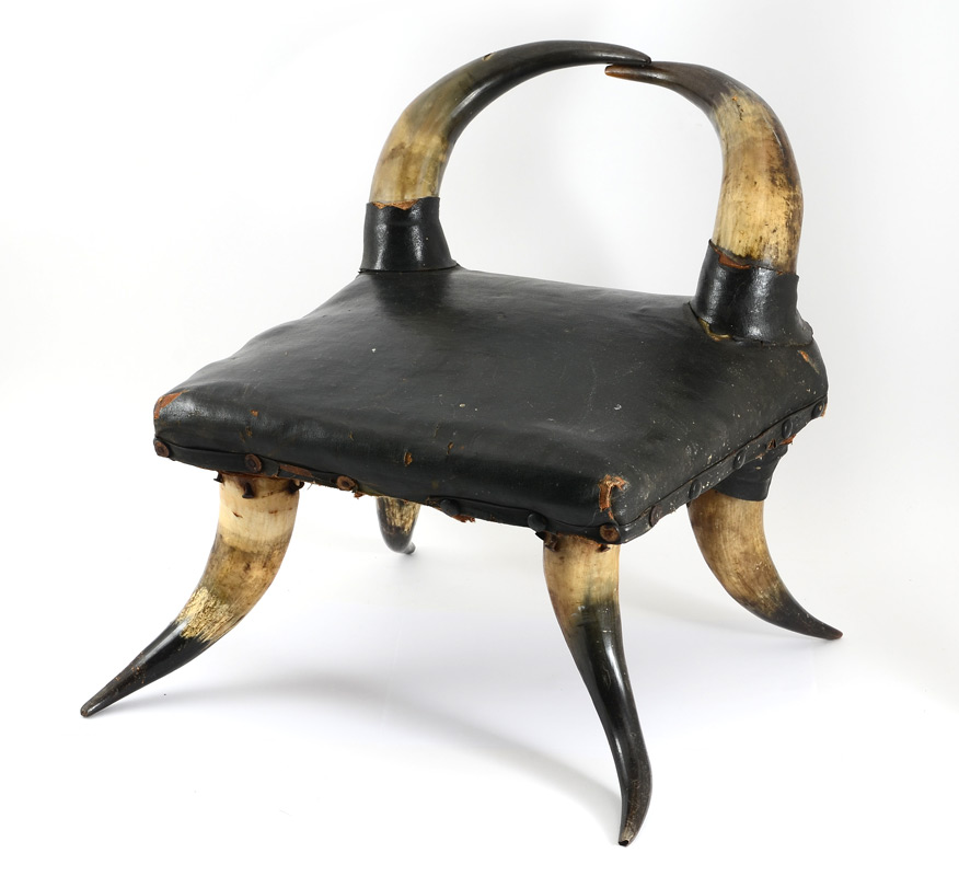 Appraisal: VICTORIAN HORN CHILD'S CHAIR Back and legs constructed from cows