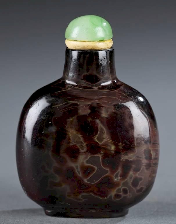 Appraisal: Chinese glass snuff bottle A Chinese glass snuff bottle th