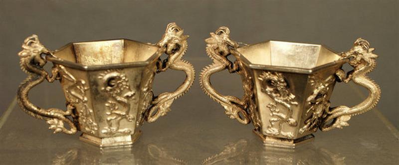 Appraisal: Pr Chinese silver wine cups hexagonal shape with dragon decorated