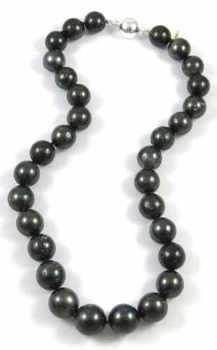 Appraisal: TAHITIAN SOUTH SEA CULTURED PEARL NECKLACE strung with dark gray