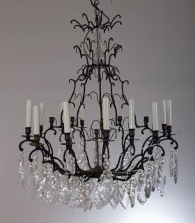 Appraisal: Crystal Chandelier Metal chandelier with crystal pendants features fifteen light