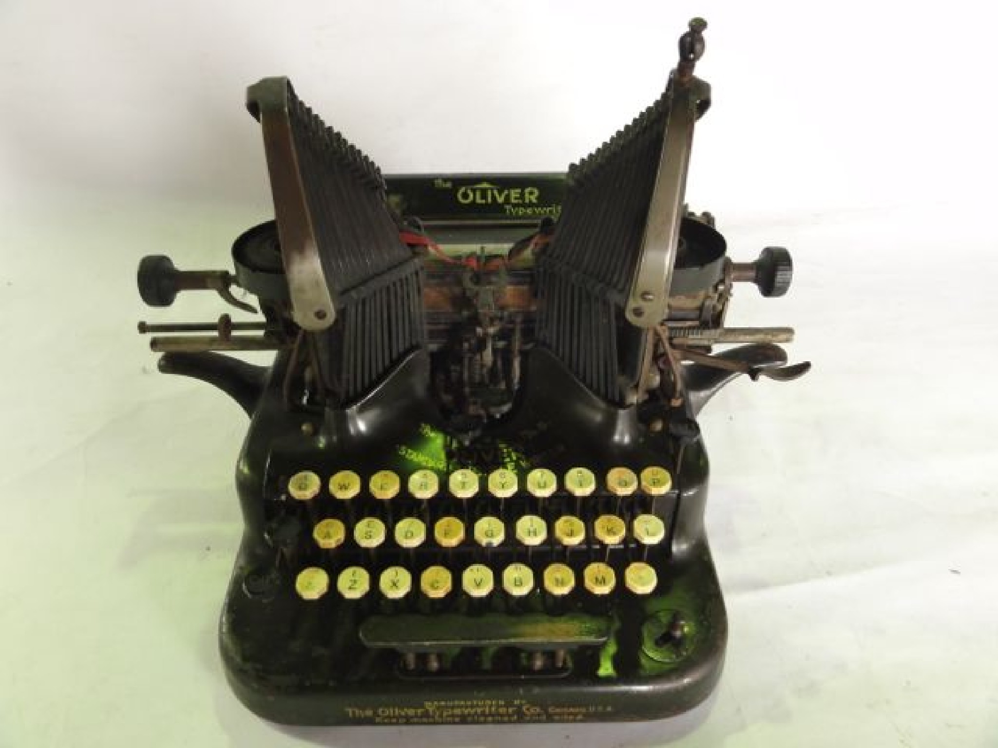 Appraisal: A vintage Oliver No Standard Visible Typewriter