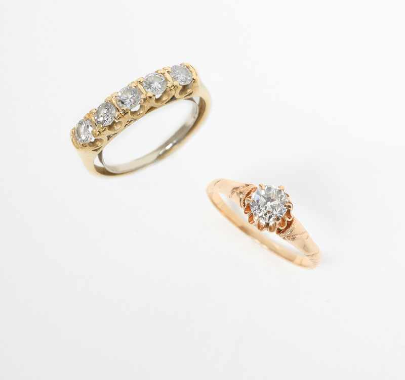 Appraisal: K yellow gold comprising one Victorian single stone diamond ring