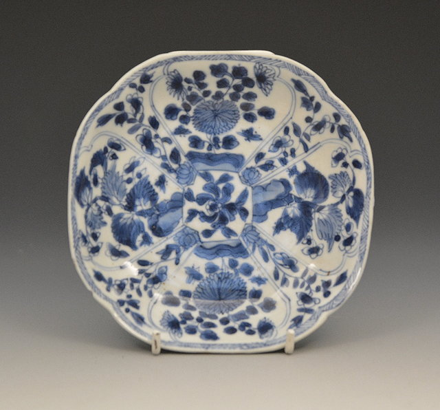 Appraisal: A Chinese blue and white quatrefoil small dishKangxi - cm