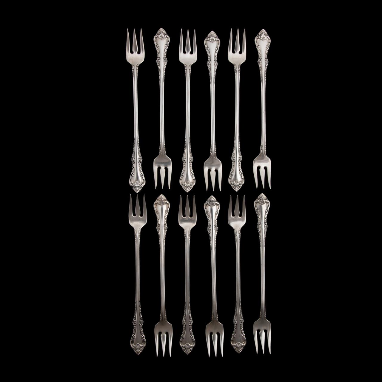 Appraisal: ONEIDA MELBOURNE STERLING SEAFOOD FORKS PC Oneida Community American set