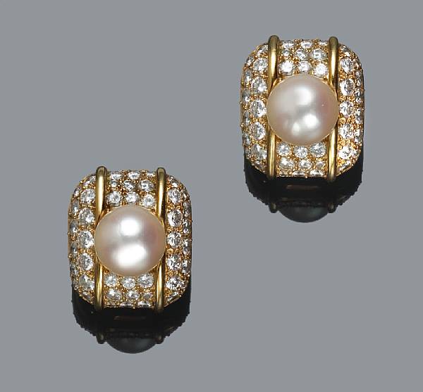 Appraisal: property of various owners centering cultured pearls measuring approximately to