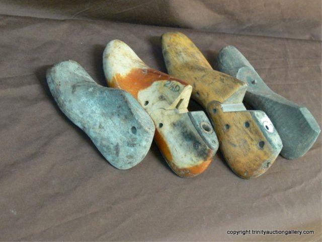 Appraisal: Lot of Antique Wood Shoe Forms - Kids to Adults