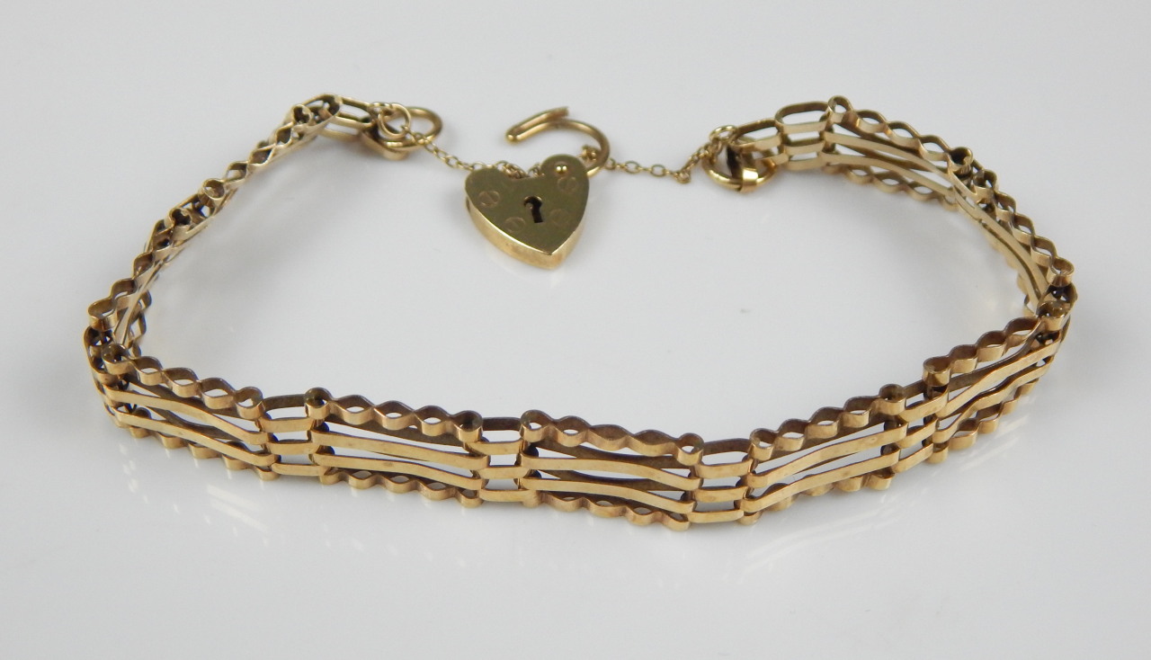 Appraisal: A ct gold gate bracelet g all in