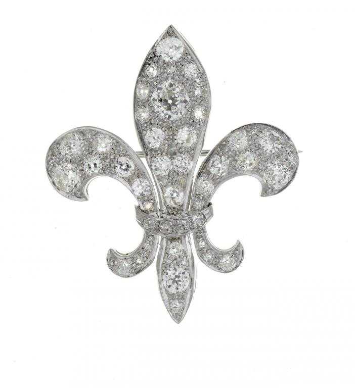 Appraisal: A DIAMOND FLEUR DE LYS BROOCH pav set in platinum