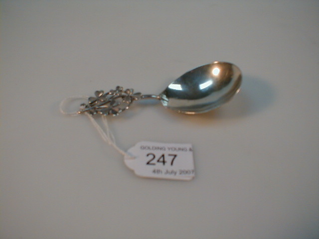 Appraisal: A late Victorian silver caddy spoon with open work clover