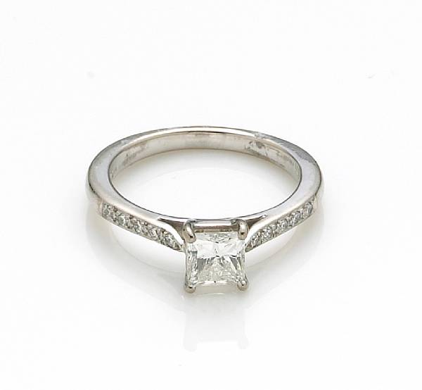 Appraisal: A diamond and k white gold solitaire ring centering a