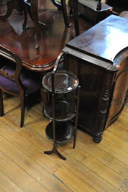 Appraisal: A VICTORIAN PLATE STAND