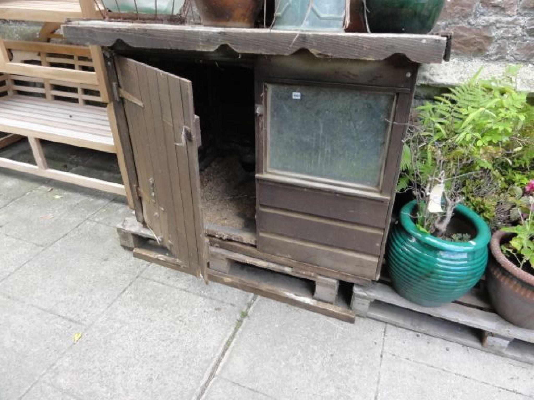 Appraisal: A stained pine framed chicken house of boarded construction