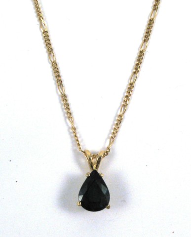 Appraisal: SAPPHIRE AND YELLOW GOLD PENDANT NECKLACE the pendant suspended on