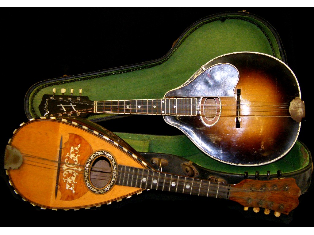 Appraisal: Radiotone pear shaped mandolin sunburst finish hard case