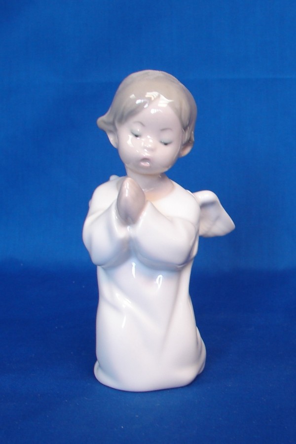 Appraisal: Angel Praying - Good Condition