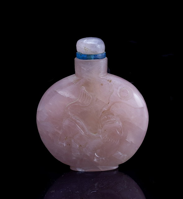 Appraisal: A Chinese rose quartz snuff bottle - of flattened ovoid