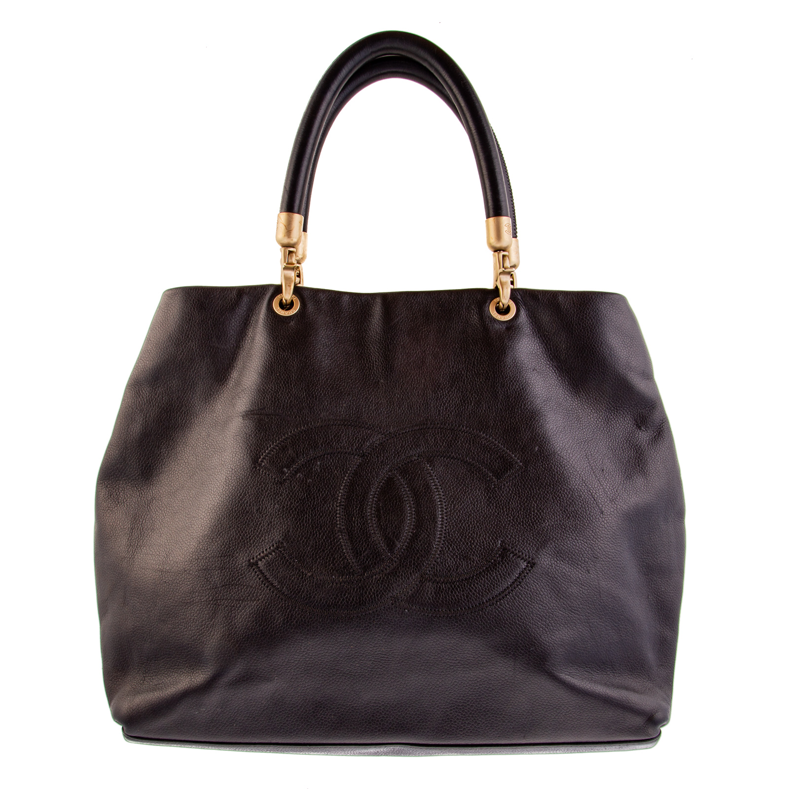 Appraisal: A CHANEL LARGE CC TOTE A black grained calfskin leather