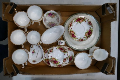 Appraisal: A good collection of Royal Albert Old Country Roses items