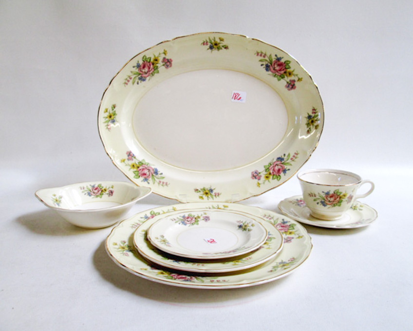 Appraisal: EDWIN KNOWLES DINNERWARE SET eighty-five pieces in the Williamsburg pattern